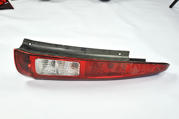 FORD RANGER 2.2 TDCİ ÇIKMA PARÇA SAĞ STOP